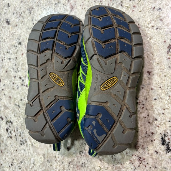 Keen Blue and Green Boys Size 1 Shoe. - Picture 4 of 5